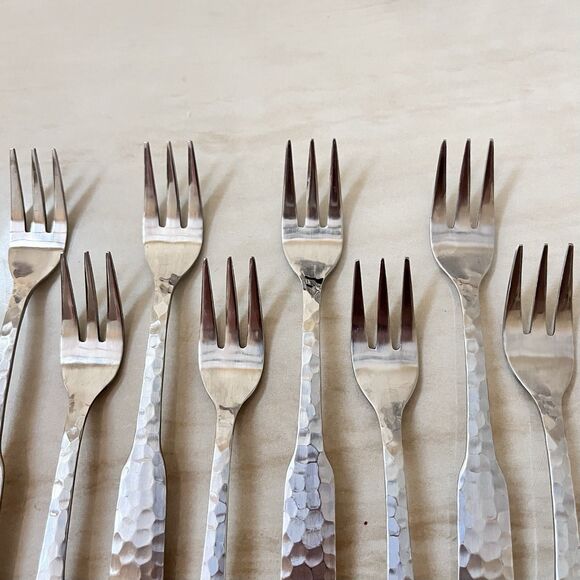 8pc Rogers Plymouth Cove Hammered Cocktail/Seafood Fork Stainless STANLEYROBERTS - Picture 4 of 8